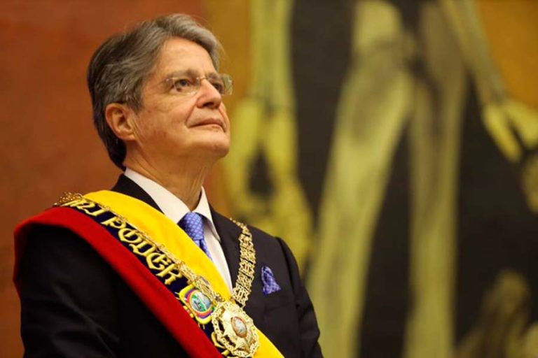 Guillermo Lasso se posesionó como presidente de Ecuador y llamó a la